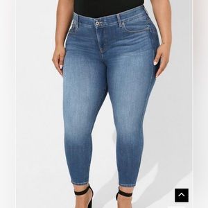 WOMENS TORRID BOMBSHELL JEANS SKINNY HIGH RISE PREMIUM STRETCH SUPER SOFT 16